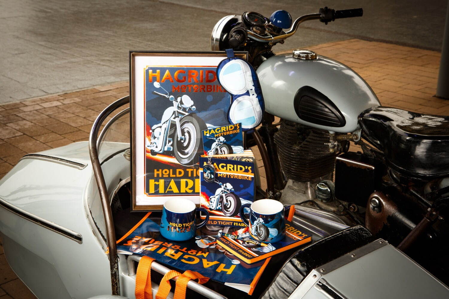 「ハグリッドのバイクシリーズ」
スリープ・アイマスク 1,800円／マグカップ 1,800円
ノートブック 2,600円／ショッパー 650円