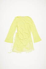 アクネ ストゥディオズ夏ウェア、リボン連ねた花柄シアーブラウス＆“目”モチーフのピンクシャツ｜写真32