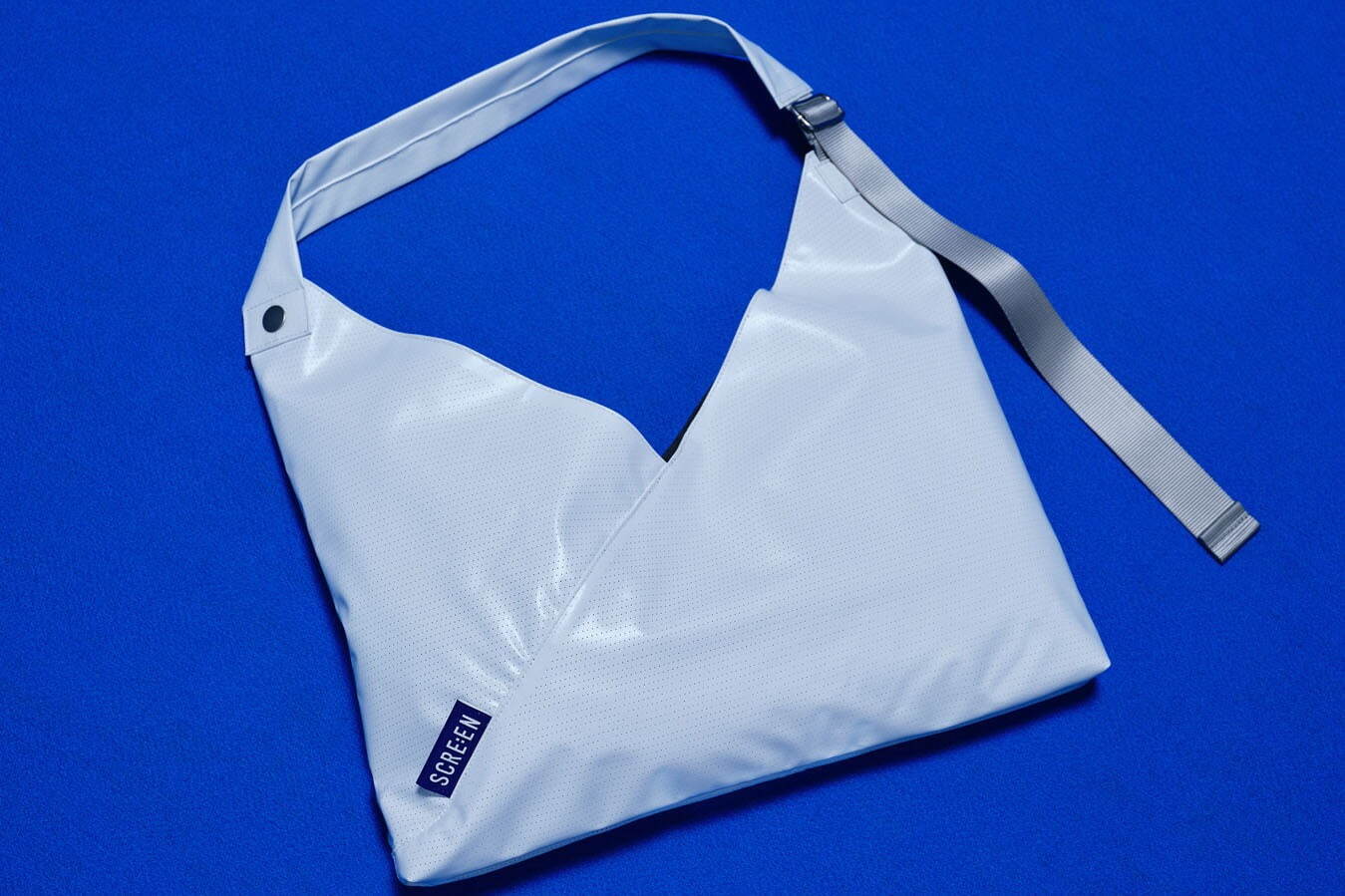 コインケース｜東京テアトルから映画館のスクリーン生地を再利用した新作グッズ、ショルダーバッグやコインケースほか