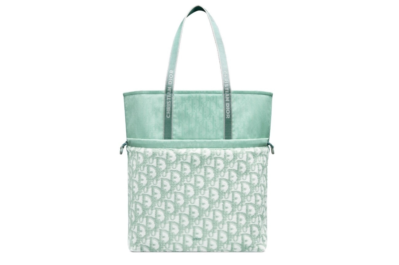 フラットサンダル｜ディオール24年メンズビーチウェア、「ディオール オブリーク」柄トートバッグやラバーサンダル