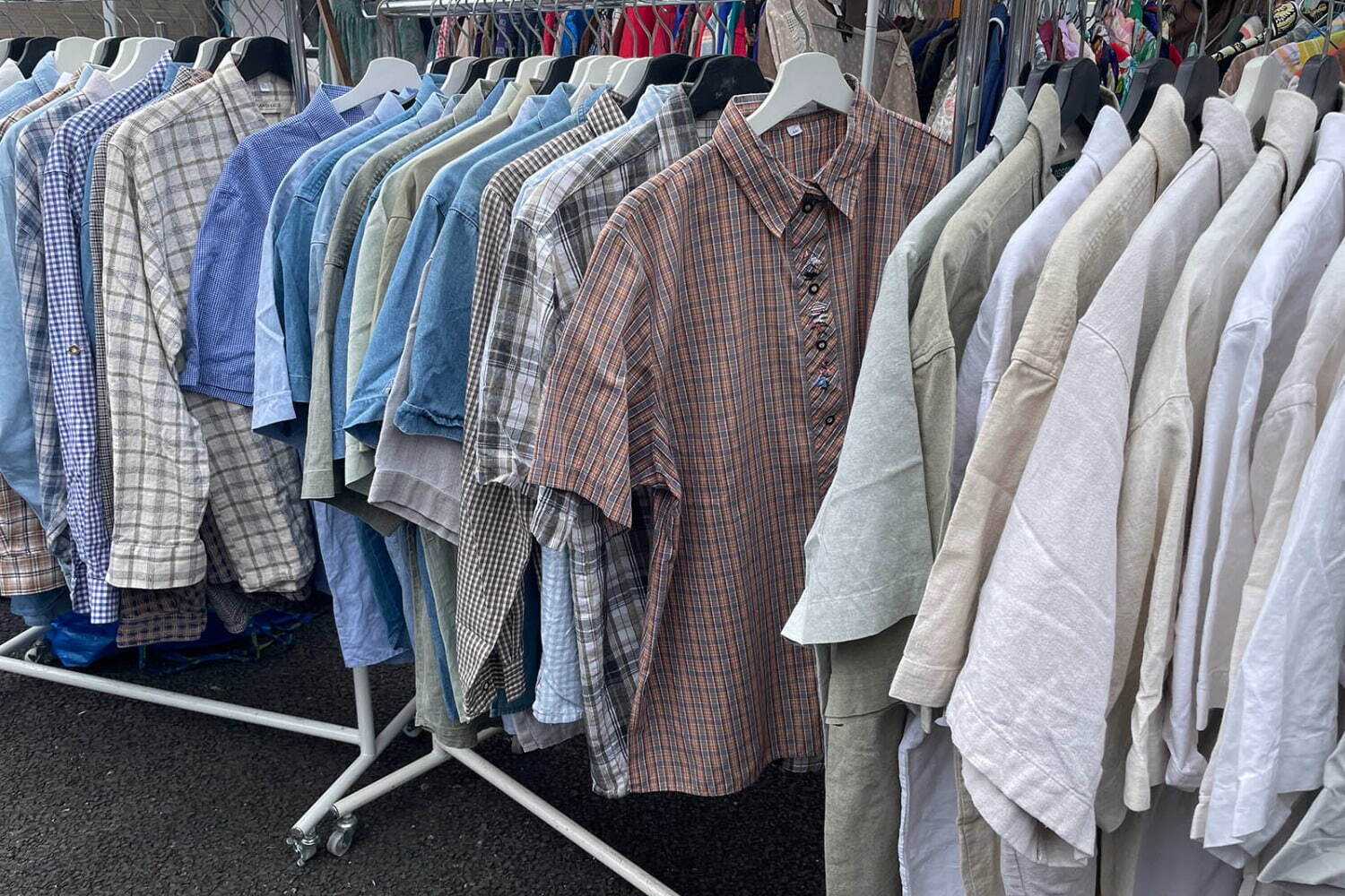 古着｜「下北沢古着マーケット＋」24年6月は“シャツ”をテーマに30店舗が出店、下北沢東口駅前広場で