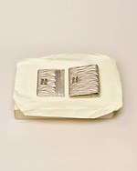 人気ブランドレディース財布【2024年冬】使いやすい二つ折りや長財布、彼女へのクリスマスプレゼントも｜写真2