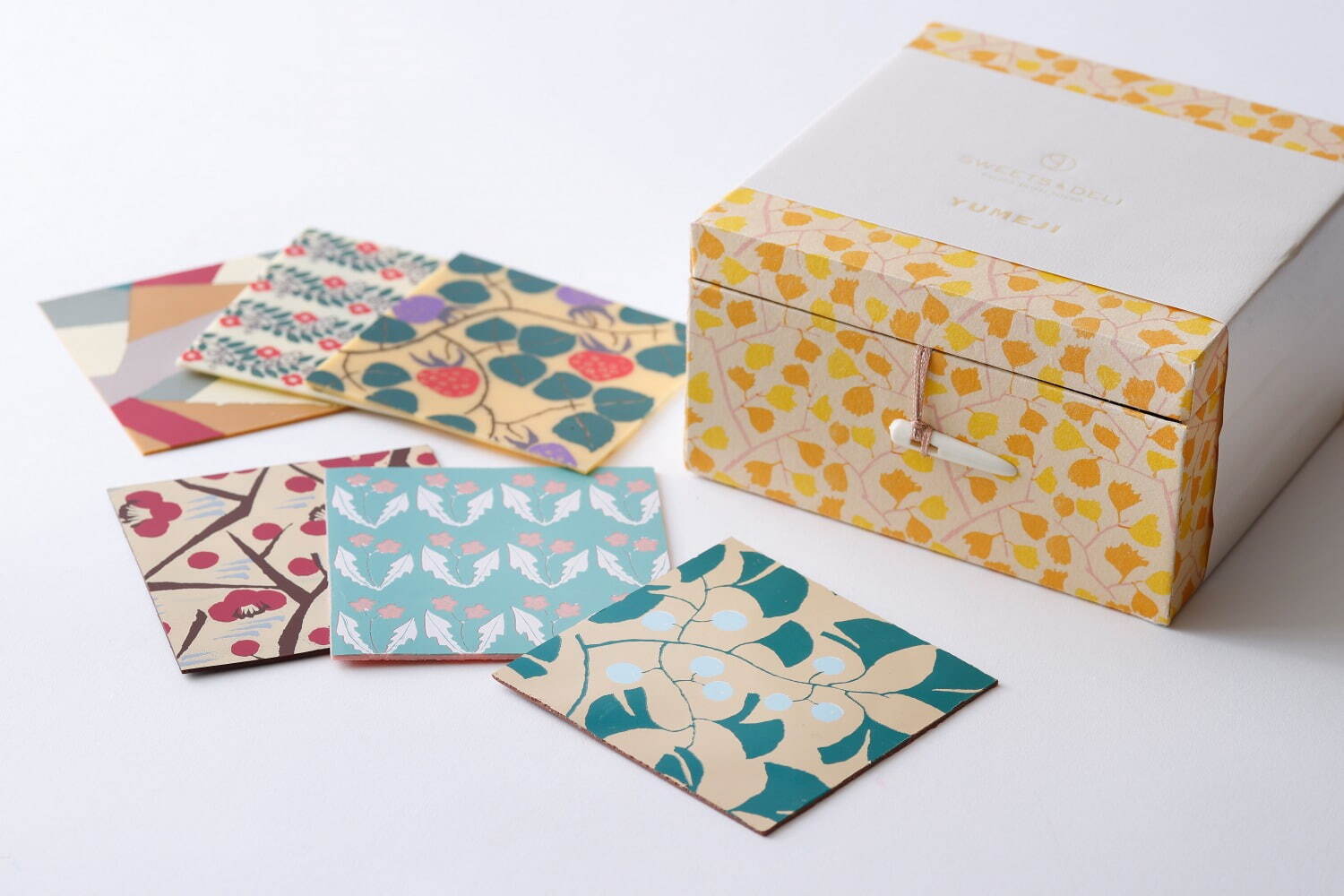 パレスホテル東京の限定ショコラ、画家・竹久夢二が手掛けた千代紙デザインの塩チョコやミルクチョコ｜写真6