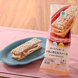ファミリーマート“凍ったまま食べる”新感覚スイーツ、“シャリっと”苺のミルフィーユや白桃×紅茶タルト｜写真2