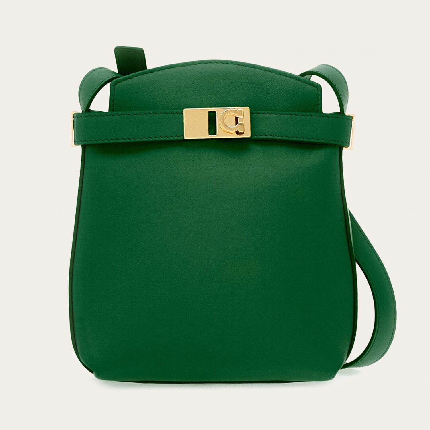 FERRAGAMO直営店 ショルダーストラップ付きハグウォレット フェラガモ「ハグ」ウィメンズミニ財布やカードケース