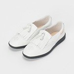 エンダースキーマ“モノトーン”のタッセルキルトスリッポン＆ショルダーバッグ、直営店限定で｜写真1