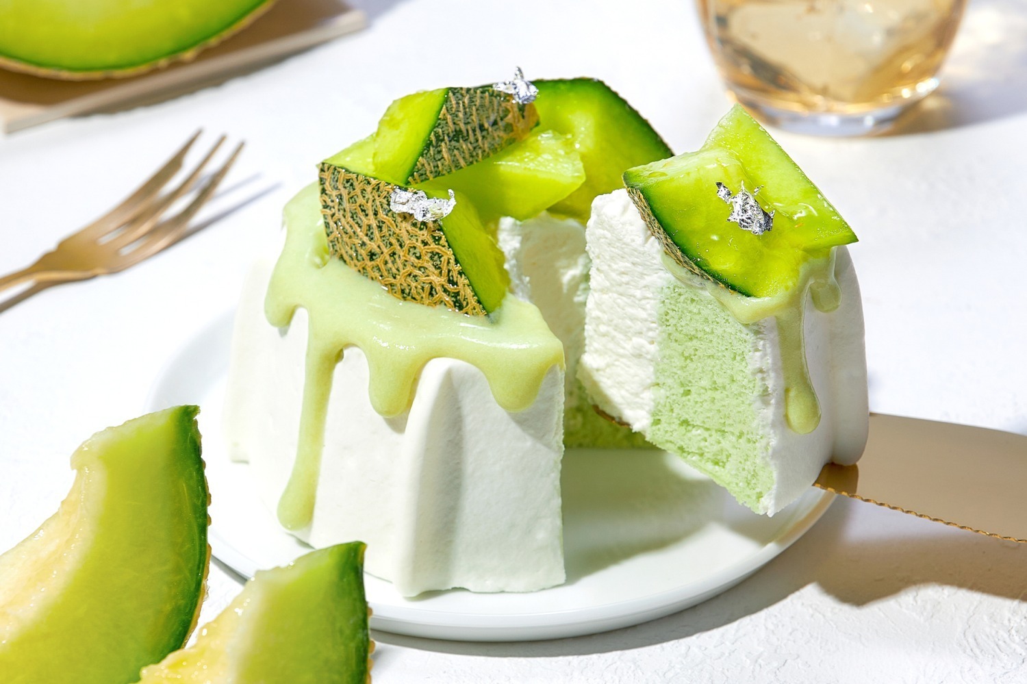 シフォンケーキ｜“完熟マスクメロン”たっぷり「マーサー ビス」のご褒美シフォンケーキ、メロン風味のふわもち生地で