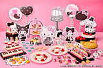 サンリオ「ハローキティ」スイーツビュッフェ、“りんごとリボン”のムースなど京都センチュリーホテルで｜写真1