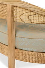 アルマーニ / カーザ初のアウトドア用品、ヤシ柄の3人掛けソファ＆アウトドア用ランタンなど｜写真3