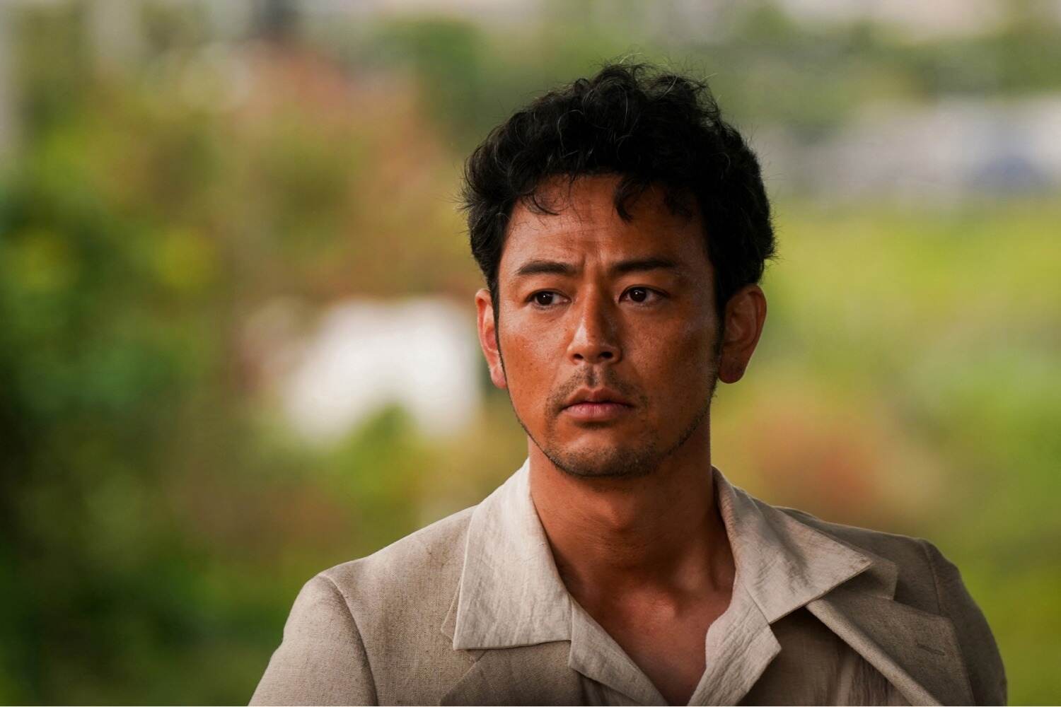 映画『宝島』撮影現場レポート、“伝説の一夜”沖縄県民の感情があふれたコザ暴動シーンを描く