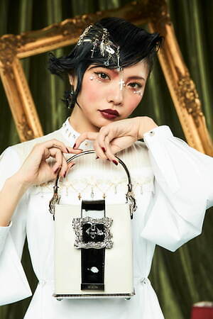 ハザマ(ha | za | ma) 2024-25年秋冬ウィメンズ&メンズコレクション  - 写真9