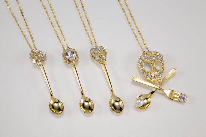 e.m. - LOVE BY e.m.ネックレス 左3点¥7,400 右¥18,000
