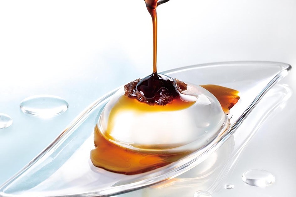 あんみつ(餡蜜)｜まるで“食べる水玉”夏限定スイーツ「水あんみつ」ぷるぷる天然水ゼリーが鎌倉五郎本店で