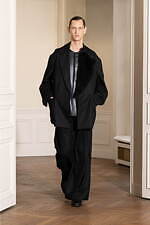 シュタイン 2024年秋冬コレクション - 緩やかさに溶けこむ華やぎと官能性｜写真12