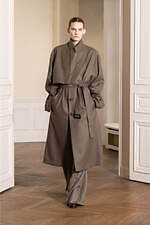 シュタイン 2024年秋冬コレクション - 緩やかさに溶けこむ華やぎと官能性｜写真16