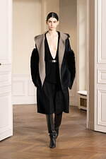 シュタイン 2024年秋冬コレクション - 緩やかさに溶けこむ華やぎと官能性｜写真28