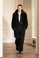 シュタイン 2024年秋冬コレクション - 緩やかさに溶けこむ華やぎと官能性｜写真33