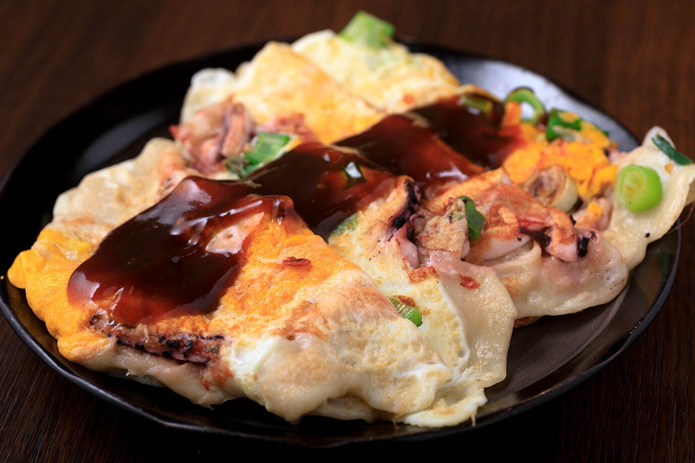 いかやきやまげん「大阪名物！玉子入りいかやき ねぎ入り(ソース味)」397円(1枚)