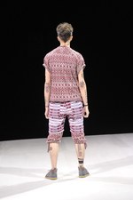 ホワイト マウンテニアリング (White Mountaineering)の2011年春夏コレクション｜写真3