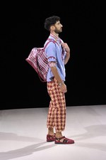 ホワイト マウンテニアリング (White Mountaineering)の2011年春夏コレクション｜写真18