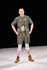 ホワイト マウンテニアリング (White Mountaineering)の2011年春夏コレクション｜写真49