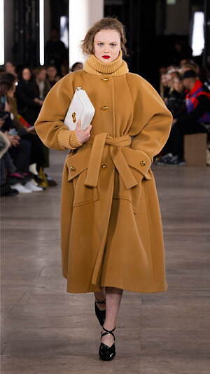 パトゥ(Patou) 2024-25年秋冬ウィメンズコレクション  - 写真1