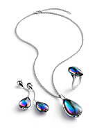 バカラ24年夏ジュエリー、ミニマルピラミッド型ピアス＆“神秘的に輝く”ネックレスなど｜写真6