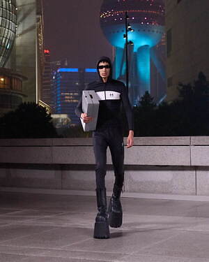 バレンシアガ(BALENCIAGA) 2025年春ウィメンズ&メンズコレクション  - 写真15