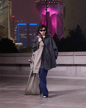 バレンシアガ(BALENCIAGA) 2025年春ウィメンズ&メンズコレクション  - 写真29