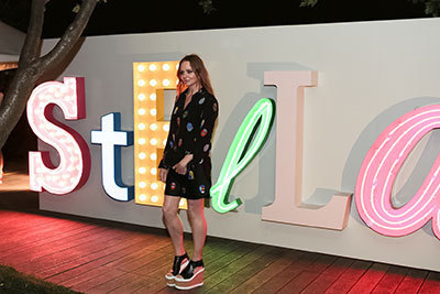 ステラ マッカートニーが来日、青山の旗艦店の移転発表 - 2015年春コレクションをプレゼン