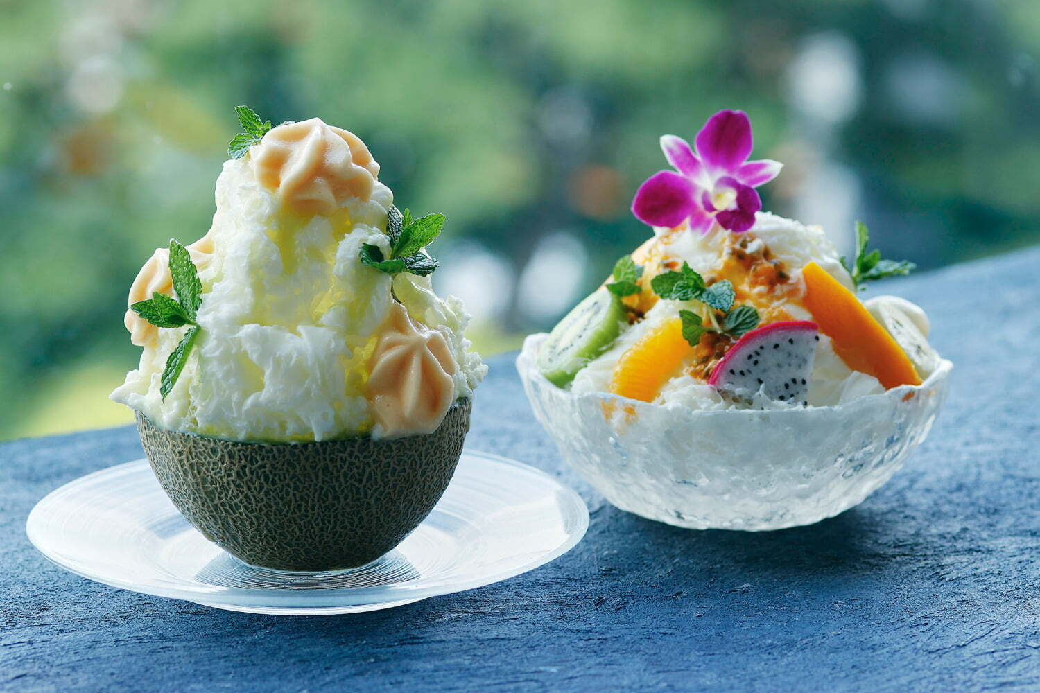 ホテル雅叙園東京“大人のかき氷”「リッチシェイブアイス」メロン半玉にふんわりミルクアイス