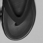 シャカ24年夏トングサンダル、“最軽量”厚底ソール×マットなブラックで｜写真6