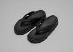 シャカ24年夏トングサンダル、“最軽量”厚底ソール×マットなブラックで｜写真3
