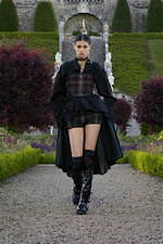 ディオール 2025年リゾートウィメンズコレクション - スコットランドへ、記憶と連想の旅｜写真36