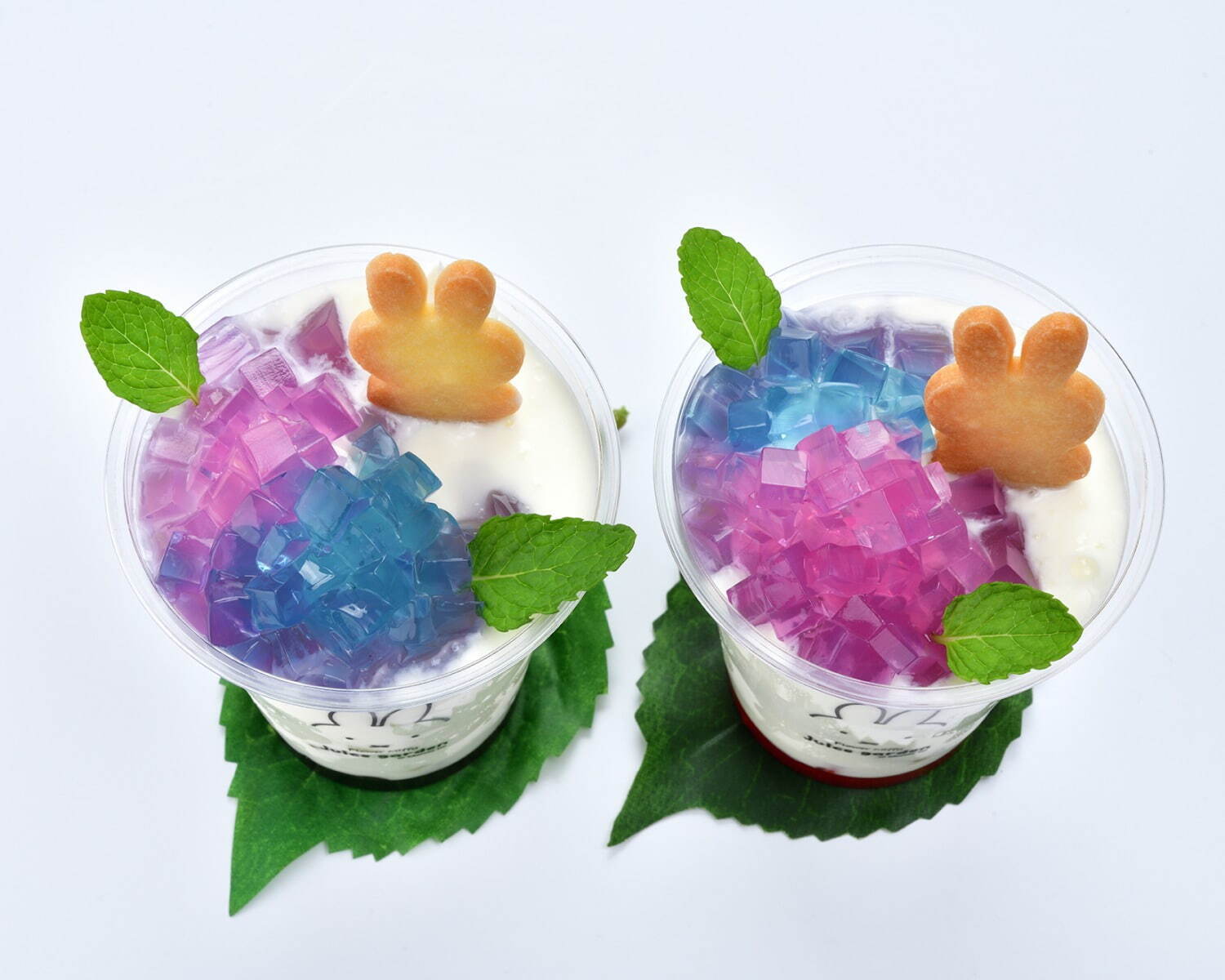 「フラワーミッフィー あじさいヨーグルトドリンク ブルーベリー／ストロベリー」691円