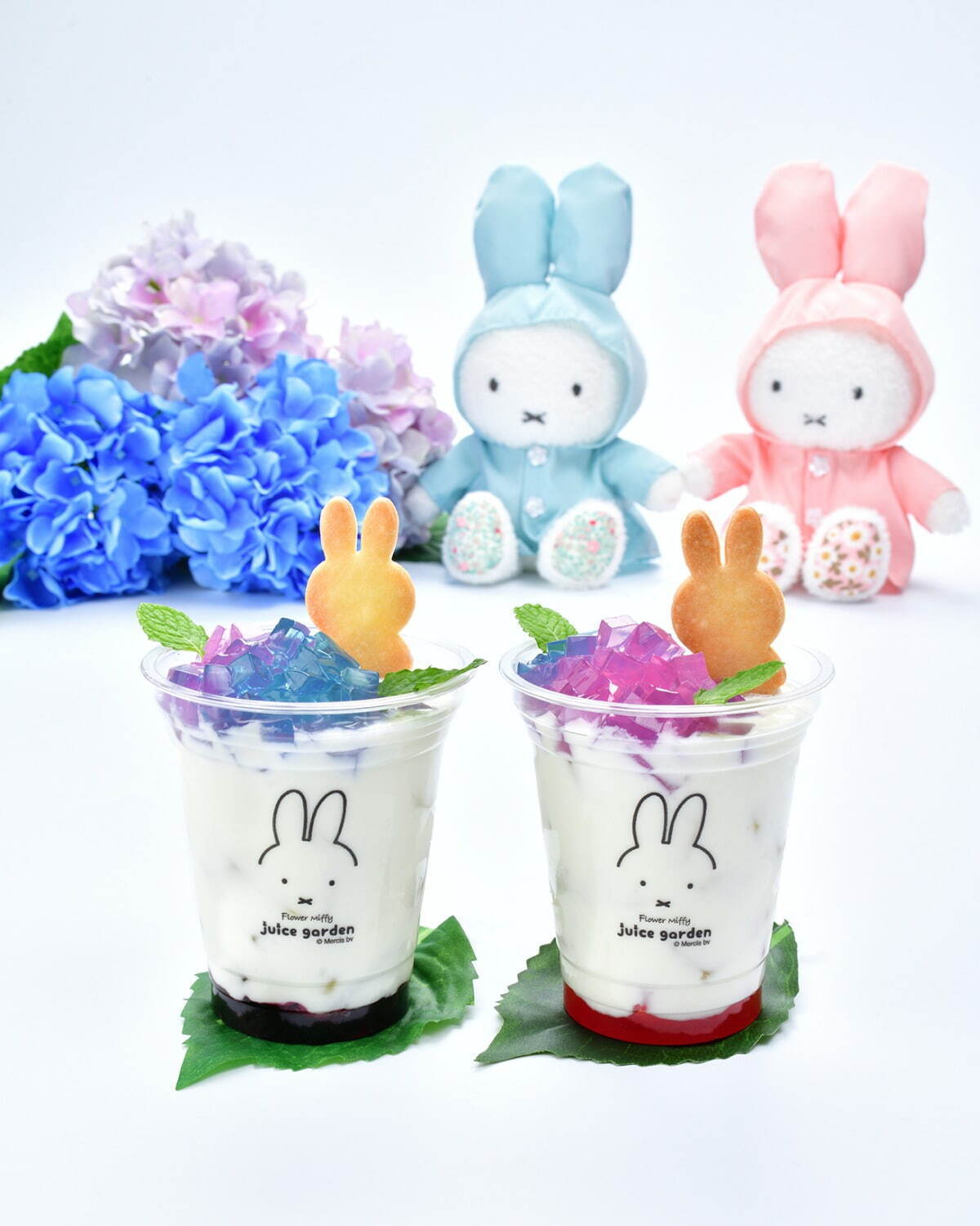 「フラワーミッフィー あじさいヨーグルトドリンク ブルーベリー／ストロベリー」691円