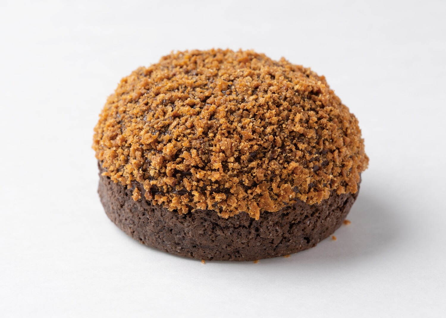 ビアードパパ限定“ブラックモンブラン風”シュークリーム、ザクザク食感チョコ生地×バニラアイスクリーム｜写真3