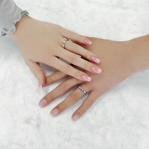 アナ スイの2WAYシルバーリング、ロゴ&煌めくライトパープルの星モチーフ刻印|写真2