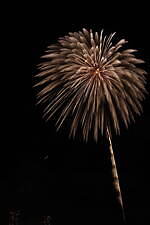 東京・江戸川河川敷で「第49回江戸川区花火大会」パステルカラーの虹色花火など約14,000発｜写真2