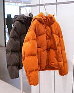 GU24年秋メンズ＆ウィメンズ、太くてすっきりの新定番“バレルパンツ”やコーデュロイの中綿ジャケット｜写真34