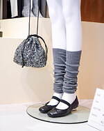 GU24年秋メンズ＆ウィメンズ、太くてすっきりの新定番“バレルパンツ”やコーデュロイの中綿ジャケット｜写真26