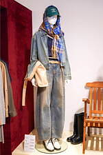 GU24年秋メンズ＆ウィメンズ、太くてすっきりの新定番“バレルパンツ”やコーデュロイの中綿ジャケット｜写真17