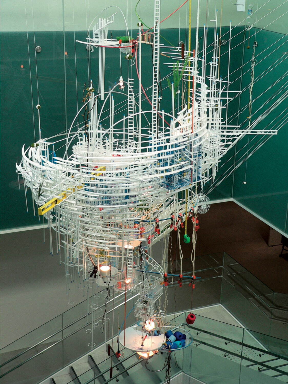 サラ・ジー 《喪失の美学》 2004年 金沢21世紀美術館蔵
© Sarah SZE