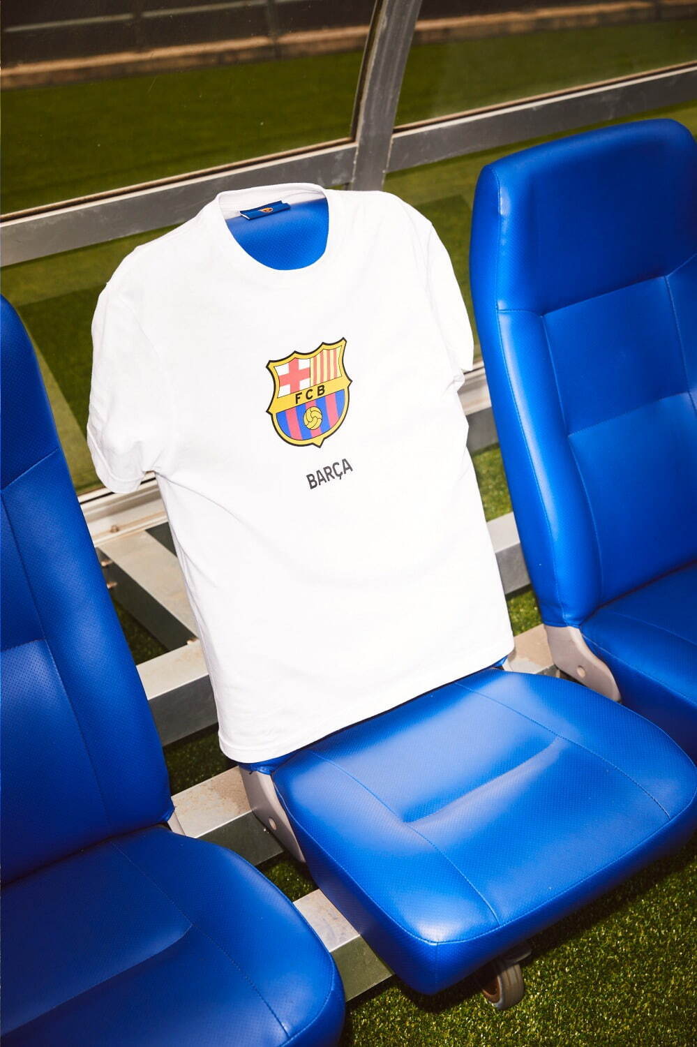 「FC バルセロナ」“紋章入り”Tシャツ＆背番号10番フーディーなど、イエンタウンマーケットで｜写真5
