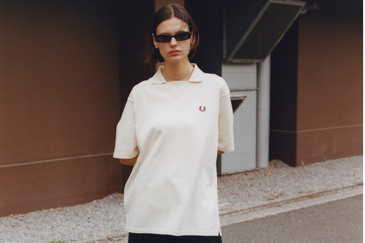 ポロシャツ｜フレッドペリー×ジャーナル スタンダード“襟付き”ポロシャツ、経年変化風のアイボリーやネイビーで