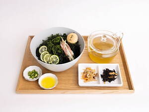 お茶漬けにする？ 永谷園 茶漬け 鮭(37.2G) – Hungry Ninja