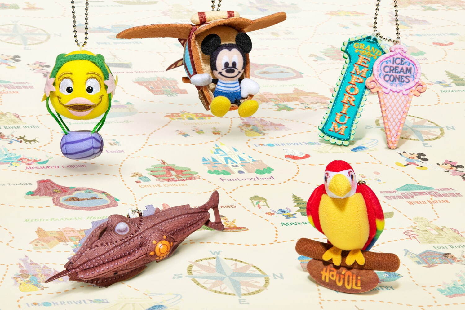 東京ディズニーリゾート“パークマップ”着想グッズ、エルサやミッキーマウス＆エリア描いたTシャツなど｜写真7