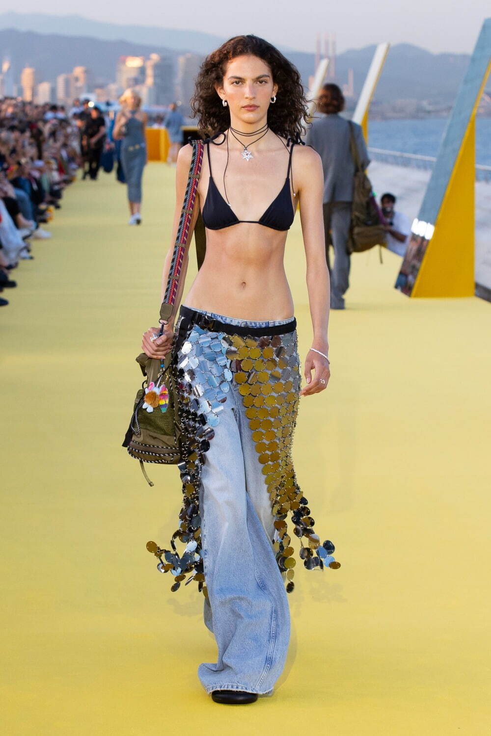 デシグアル(Desigual) 2025年春夏ウィメンズ&メンズコレクション  - 写真16