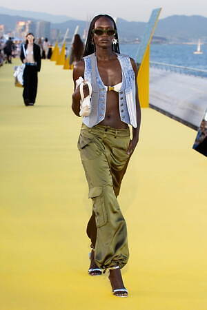 デシグアル(Desigual) 2025年春夏ウィメンズ&メンズコレクション  - 写真11