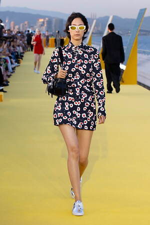 デシグアル(Desigual) 2025年春夏ウィメンズ&メンズコレクション  - 写真23